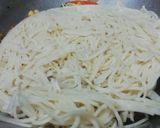 A picture of step 5 of Mix Veg Noodles.