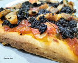 Foto del paso 10 de la receta: Coca de panceta y morcilla con masa de pizza casera