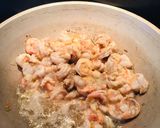 A picture of step 2 of Shrimp Linguine.