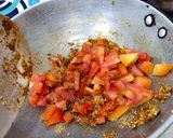 A picture of step 5 of Bhindi Masala.