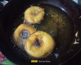 A picture of step 4 of Apple Donut.