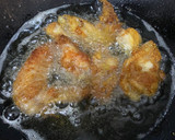 Foto langkah ke 4 dari resep Ayam Goreng Bawang.