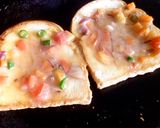 A picture of step 8 of Chilli egg toast.