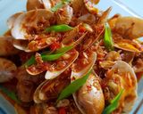 Foto langkah ke 1 dari resep Kerang Batik Seuhaah Ala Yume.