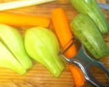 Foto del paso 1 de la receta: Sopa de verduras ralladas