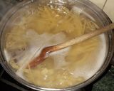 A picture of step 5 of Spaghetti Bolognese.