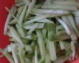 Foto langkah ke 5 dari resep Tumis Labu Siam Teri.