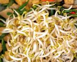 Foto langkah ke 4 dari resep Tumis Toge Kacang Panjang Tempe Bakso.