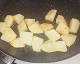 A picture of step 2 of Lehsuni aloo palak.