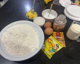 Foto langkah ke 1 dari resep Donat Maizena.