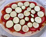 Une image de l'étape 3 de Tarte fine aux tomates courgettes et oignons.