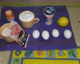 Foto del paso 1 de la receta: Bizcochuelo de yogurt de limón