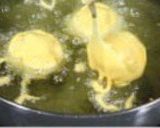 आलू बोंडा (Aloo bonda recipe in hindi) रेसिपी चरण 4 फोटो