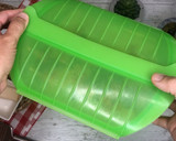 Foto del paso 2 de la receta: Lazos de pasta multicolor al pesto en estuche Lékué al microondas