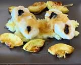 Foto del paso 7 de la receta: Merluza al horno con ajo negro