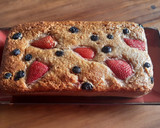 Foto del paso 5 de la receta: Budín de frutillas y arándanos