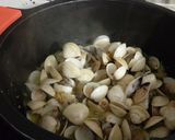 Foto del paso 8 de la receta: Almejas y bacalao salteados con verduras