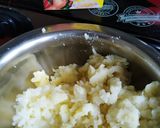 A picture of step 1 of Aalu Tikki.
