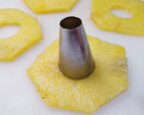 Foto del paso 1 de la receta: Rodajas de piña con chocolate fundido