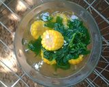 Foto langkah ke 7 dari resep Sayur Bening Bayam dengan Jagung Manis.