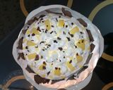 A picture of step 18 of Pineapple cake with Choco Shards 🎂.