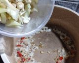 Foto langkah ke 2 dari resep Tumis Bunga Kol dan Jamur Kuping.