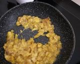 Foto langkah ke 3 dari resep Martabak Lenggang Pisang Keju.