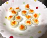 A picture of step 3 of Christmas Onigiri Rice Ball Wreath.