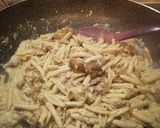Foto del passaggio 4 della ricetta Carbonara rivisitata con carciofi e straccetti di vitello