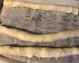 Une image de l'étape 4 de Escargot feuilleté portionnable aux saucisses, tapenade noire et emmental.
