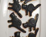 Foto del paso 7 de la receta: Galletitas Halloween: gatitos negros de la mala suerte