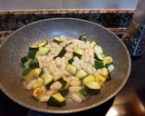 Foto del paso 4 de la receta: Salteado de alubias y calabacín