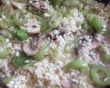 Foto del paso 7 de la receta Risotto de puerros y champiñones con original caldo de verduras cocido en Agua de Mar