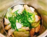 Hình bước làm 4 của món Canh Bầu Nấu Nấm Rơm