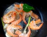 รูปขั้นตอนการทำที่ 4 ของ กุ้งอบเกลือ