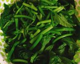 Hình bước làm 1 của món Canh ngọn rau bí ngô