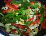 शेज़वान नूडल्स (Schezwan noodles recipe in Hindi) रेसिपी चरण 4 फोटो
