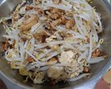 รูปขั้นตอนการทำที่ 4 ของ ผัดถั่วงอกไข่ขาว/ ไข่แดง