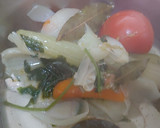 Foto del paso 2 de la receta: Sopa de Marisco para el día de Navidad