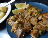Foto del paso 3 de la receta: Brochetas de salmón con tamari y salsa de ostras