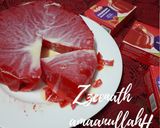 A picture of step 2 of Strawberry Jelly Cake with Condensed Milk.