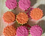 Foto langkah ke 4 dari resep Cenil Singkong Flower.