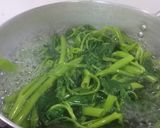 Hình bước làm 1 của món Rau muống luộc chấm mắm ruốc