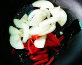 Foto del paso 2 de la receta: Wrap de pollo con papas fritas al horno