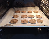 Foto del paso 6 de la receta: Cookies de avena, plátano🍌, manzana🍎, miel🍯 y chocolate🍫