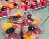 Foto langkah ke 2 dari resep Puding Buah Sirup Rasberry.