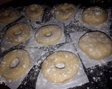 A picture of step 3 of Ring doughnut.