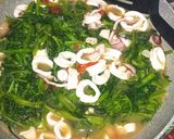 Foto langkah ke 7 dari resep Kangkung Terasi Cah Cumi.