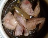 A picture of step 1 of Chicken Shanwari Karahi.