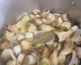 Foto del paso 2 de la receta: Crema de alcachofas y puerro